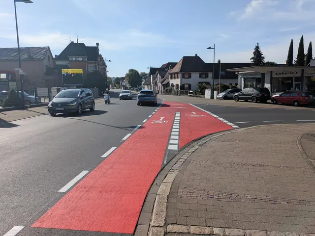 Der Radstreifen in der Freiburger Straße/Eisenbahnstraße | Foto: Stadt Lahr