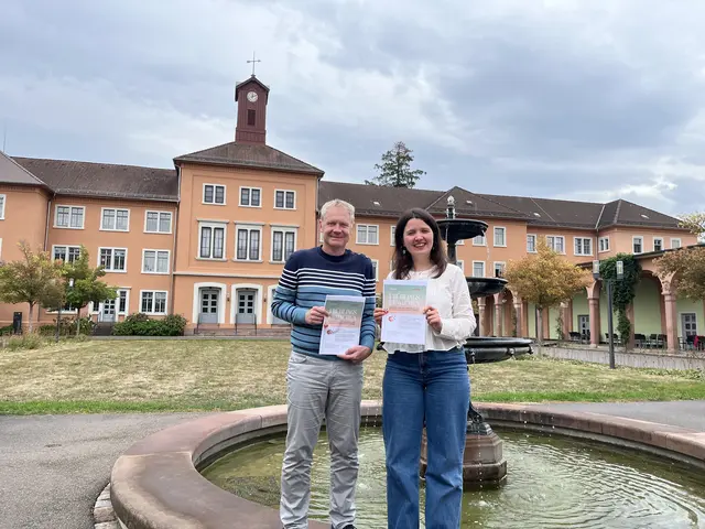 Jakob Vinje und Perrine Choquet stellen das Programm des Festivals "Frühlingserwachen" in der Illenau vor.  | Foto: Foto: mak