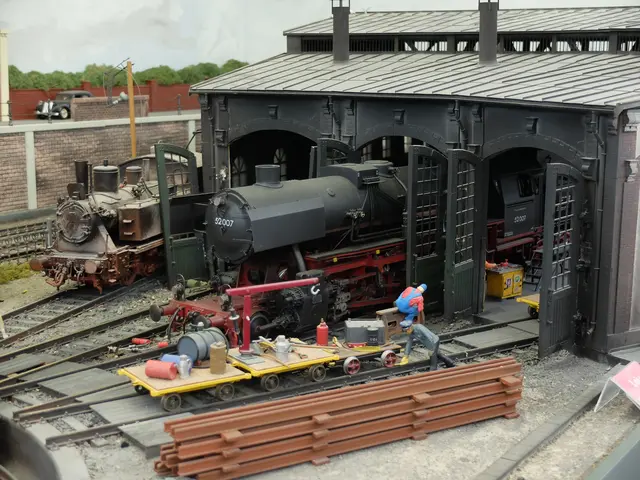 Ein kleiner Lokomotivschuppen, in dem eine Güterzuglokomotive der Baureihe 52 ihren Platz hat.  | Foto: Alfred Schramm