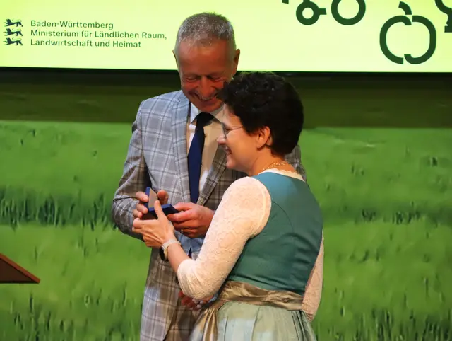 Auszeichnung der Staatsmedaille in Gold an Bernd Hopp | Foto: Ministerium für Ländlichen Raum, Landwirtschaft und Heimat