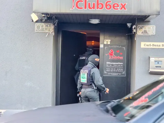 Auch die Räumlichkeiten eines Bordells in Offenburg wurden von der Polizei durchsucht.  | Foto: Esther Busch/EinsatzReport24 
