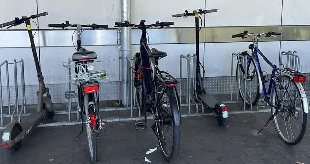 E-Scooter und Fahrräder waren im Fokus der Kontrollen. | Foto: Symbolfoto: gro
