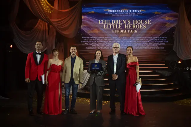 Bei der Preisverleihung im italienischen Lazise wurde das „Europa-Park Kinderhaus Kleine Helden“ als „Best European Intitiative“ ausgezeichnet. | Foto: Europa-Park