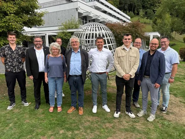 Von links: Johannes Koch, Pascal Schiefer, Edeltraud Syllwasschy, Jochen Echle, Prof. Dr. Stephan Klaus, Dr. Benjamin Schöpf, Julian Koch, Manuel Rauber, Simon Vollmer, Bruno Heil | Foto: Gewerbeverein Wolfach