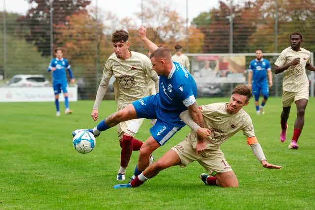 Auf Luca Fritz (blaues Trikot) muss der SV Oberachern bei den Young Boys Reutlingen verzichten. | Foto: FS