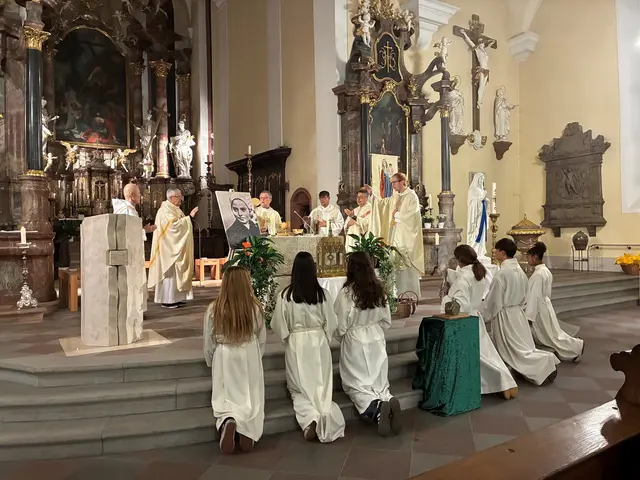 Bei der Eucharistiefeier in der Kirche Heilig Kreuz in Offenburg stand das Wirken der Heiligen Bernadette von Lourdes im Mittelpunkt. | Foto: Kirchengemeinde Mittlere Ortenau