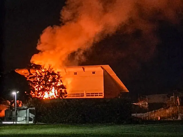 In der Nacht von Montag auf Dienstag brach in einer Biogasanlage ein Brand aus.  | Foto: ER24/EinsatzReport24