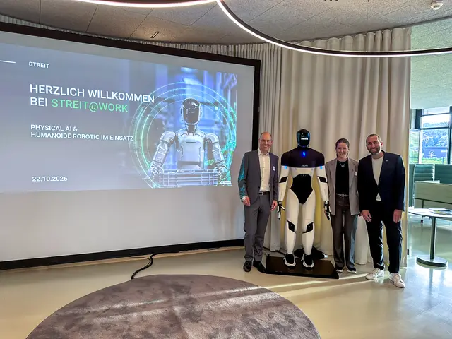 Matthias Stach, AURONIQ Robotics (v. l.), 4NE-1, Neura-Robotics, Prof. Dr. Prof. Dr. Yulia Sandamirskaya, AURONIQ Robotics und Marc Fuchs, STREIT Gruppe | Foto: Streit Gruppe