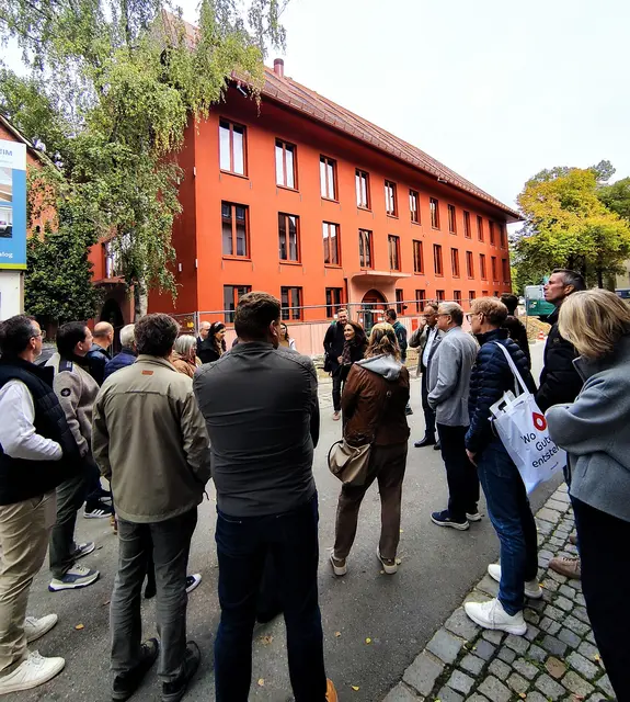 Im Rahmen eines Stadtrundgangs durch Kirchheim unter Teck konnten Rat und Verwaltung neue Eindrücke und Anregungen für die zukünftige städtebauliche Entwicklung Oberkirchs gewinnen.  | Foto: Stadt Oberkirch