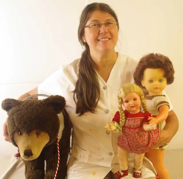 Frau Doktor Spechtenhauser mit Patienten | Foto: Puppenklinik